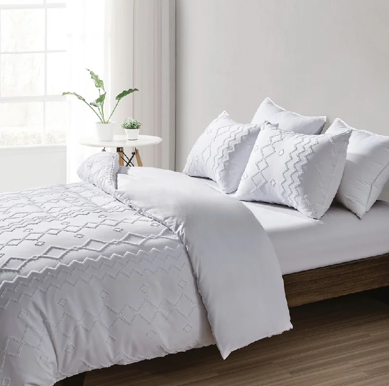 Bibb Home 2000 Count Tufted Duvet Cover (3-Piece)