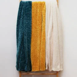 Leslie Chenille Throw (130 x 160cm)