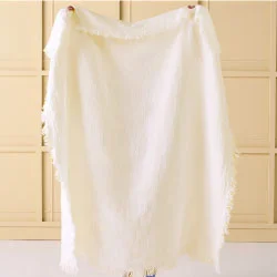 Linden White Throw (127 x 152cm)